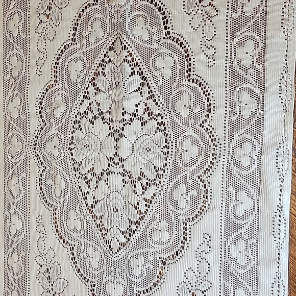 Lace Table Runner. Country, Primitive, Farmhouse. - Picture 6 of 8